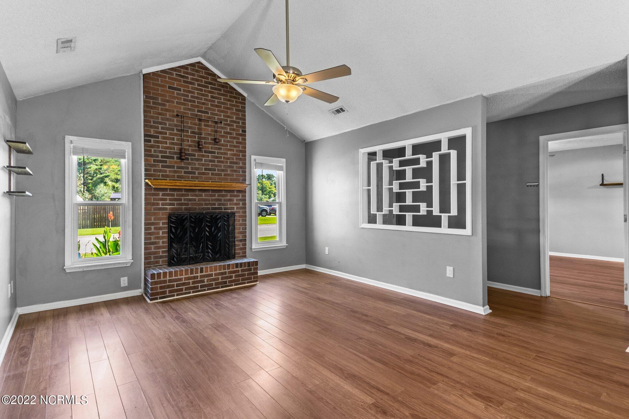 529 Raintree Circle Jacksonville, NC 28540 - Photo 8 of 43 28-web-or-mls-DSC09677