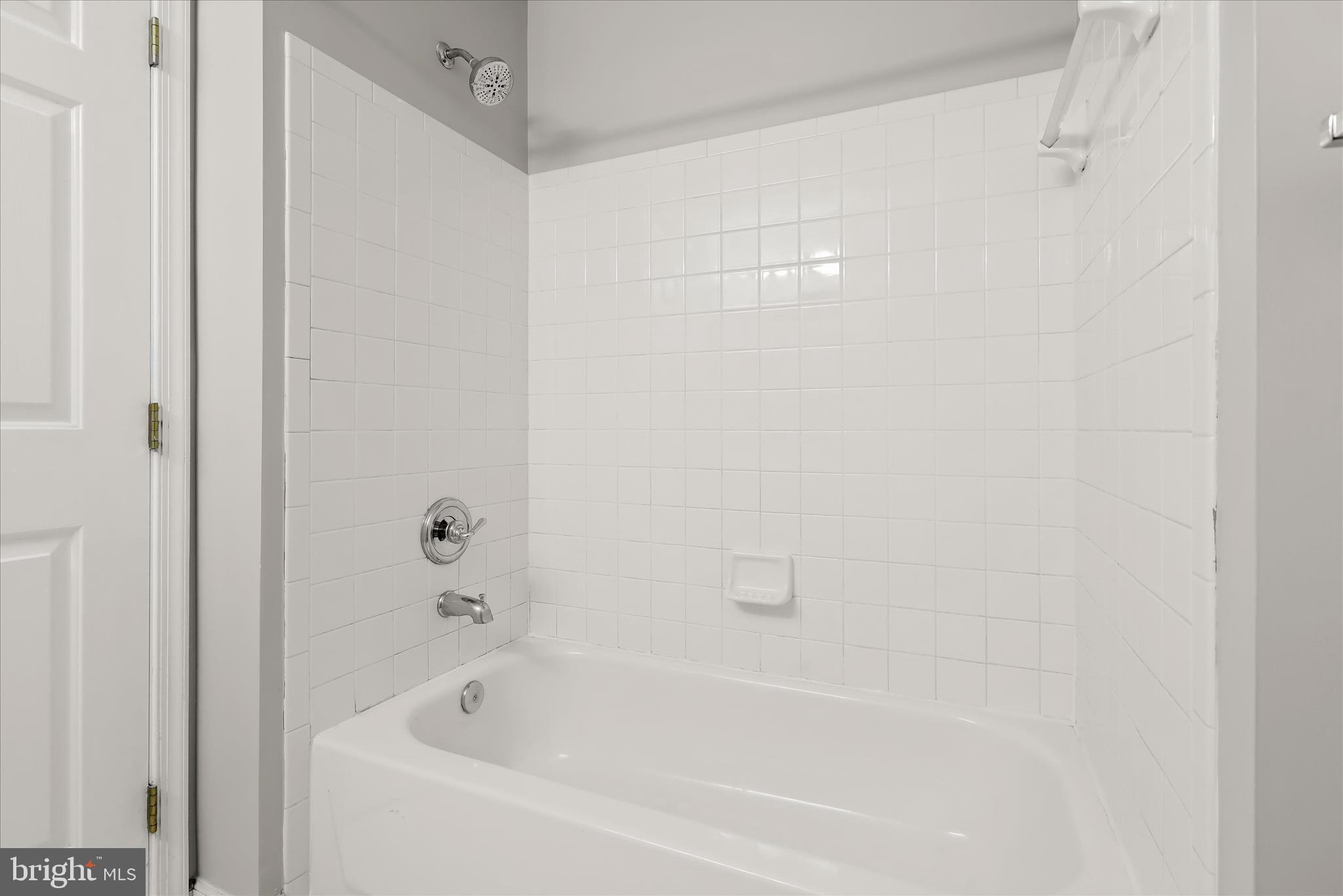7907 Valley Manor Road, Unit H Owings Mills, MD 21117 - Photo 15 of 24 Primary En-Suite Bathroom