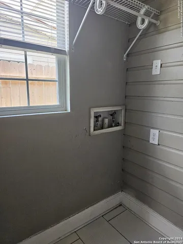 $1,395 | 303 Pilgrim Drive, San Antonio, TX 78213