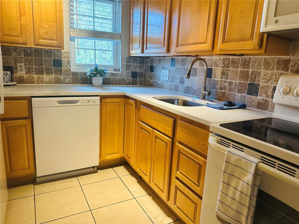525 South Conway Road, Unit 108 Orlando, FL 32807 - Photo 8 of 24