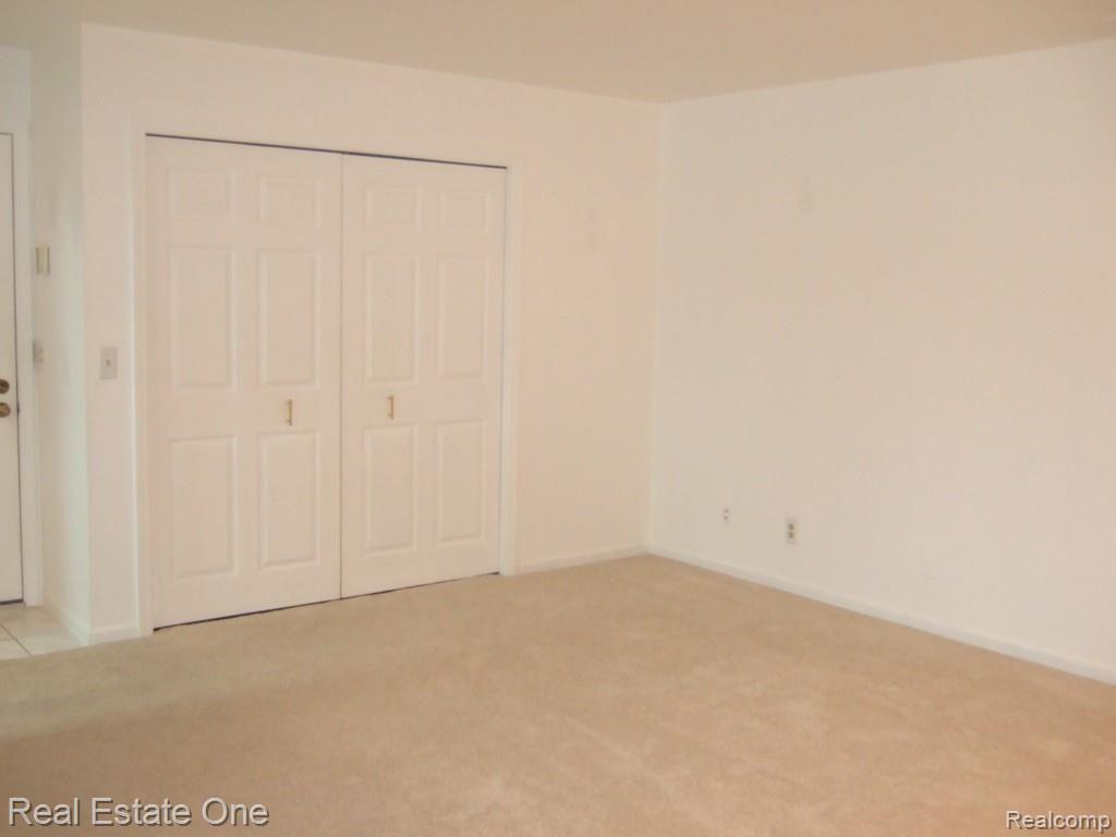 Greatroom & Closet