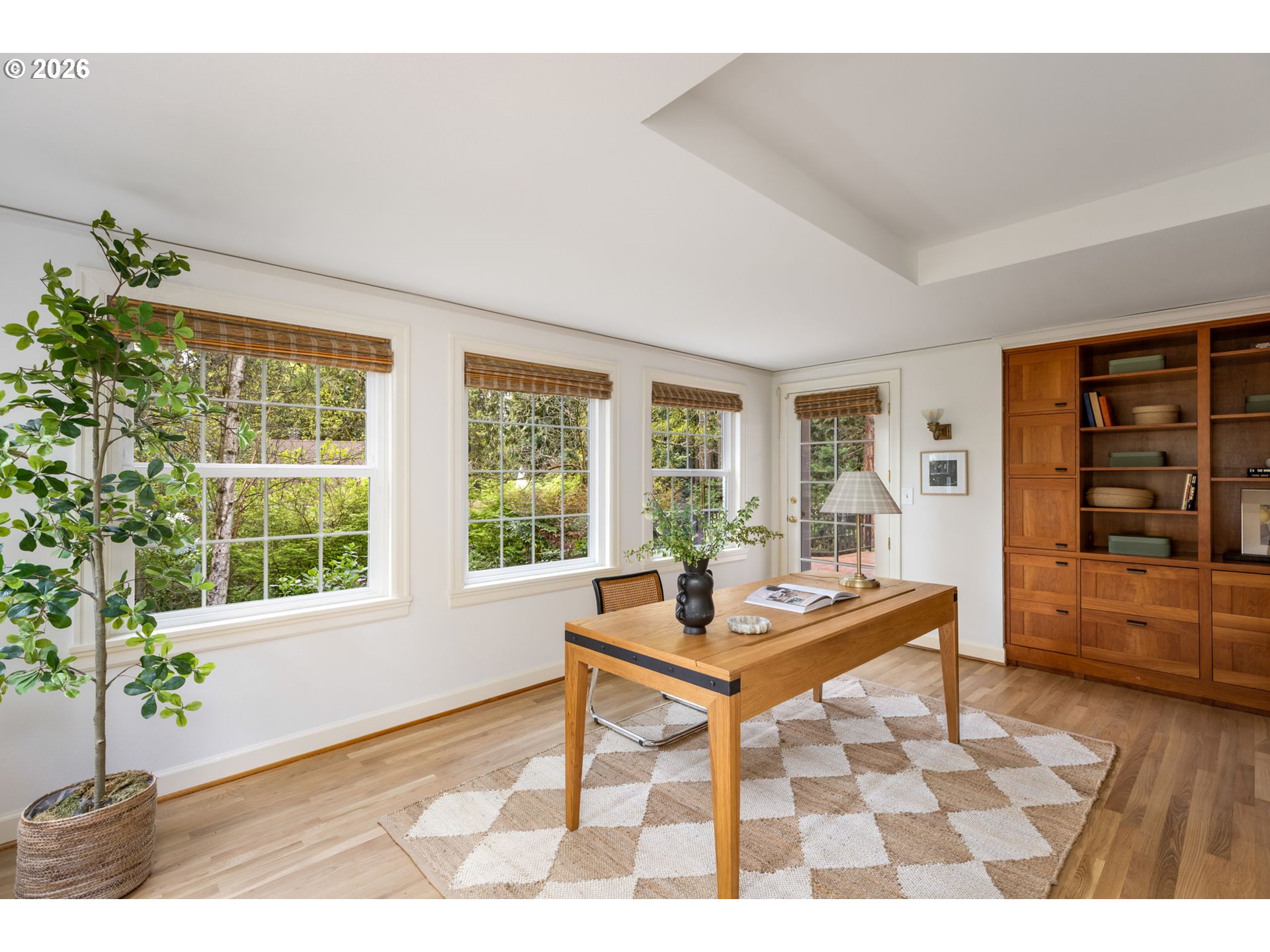 261 Southwest Birdshill Road Portland, OR 97219 - Photo 8 of 48 Den/Office