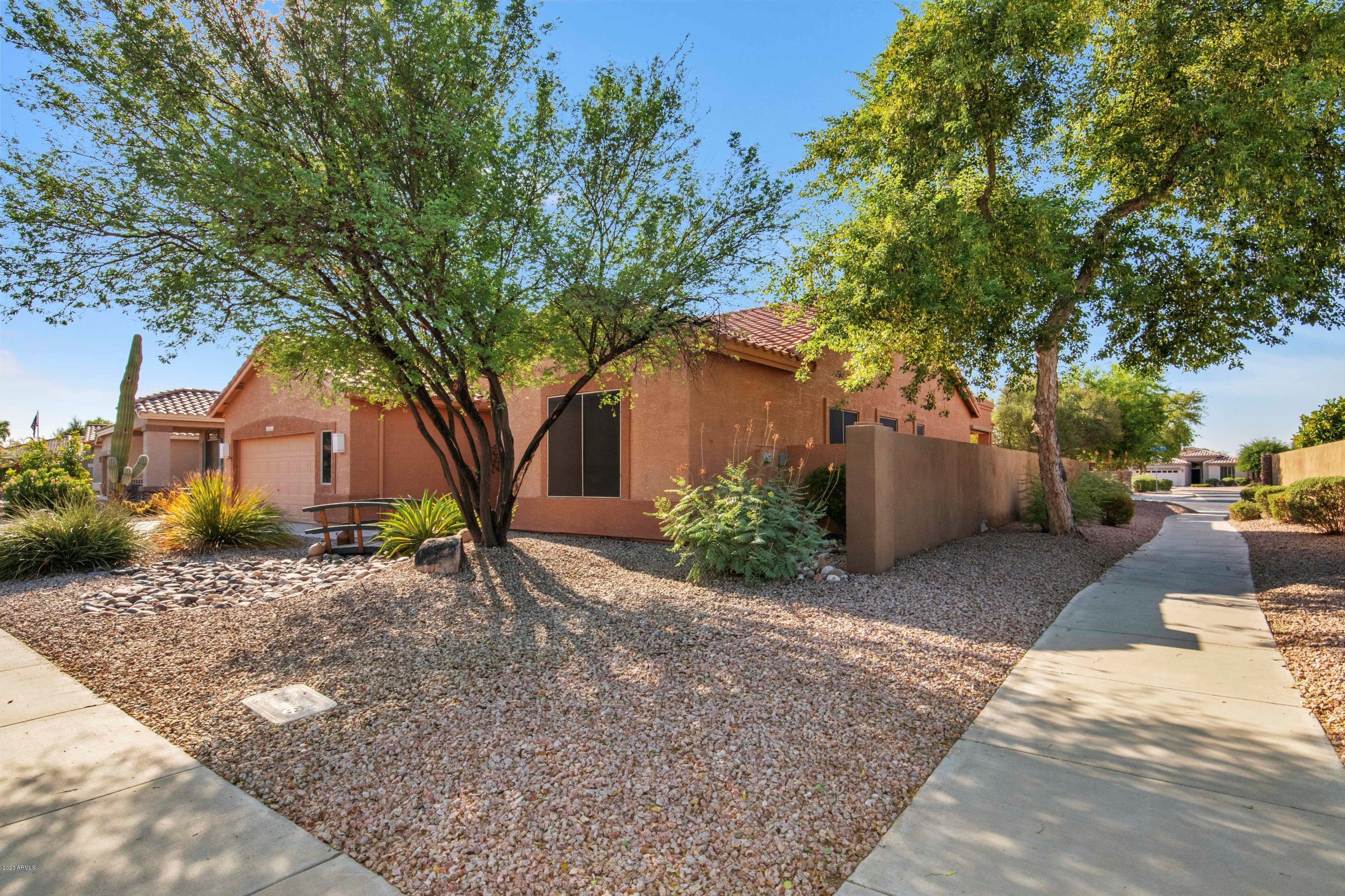 4521 East Walnut Road Gilbert, AZ 85297 - Photo 4 of 52 4521 E Wa-007-017-DLB 3473-MLS_Size