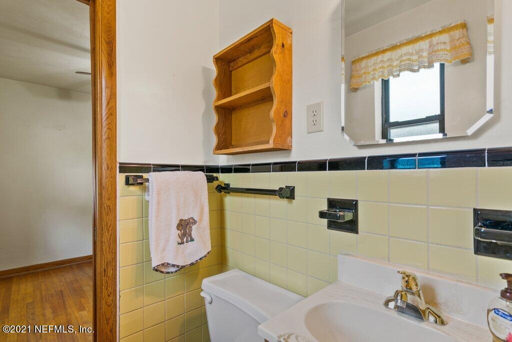 1851 Ector Road Jacksonville, FL 32211 - Photo 22 of 30 Guest Bath