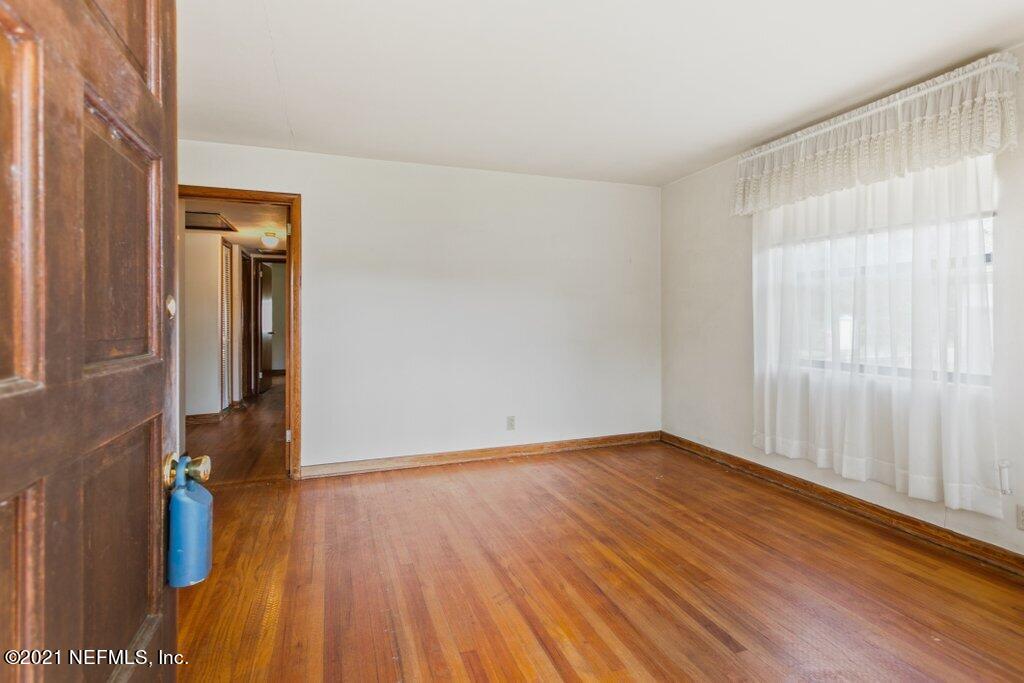 1851 Ector Road Jacksonville, FL 32211 - Photo 5 of 30 Entrance/ Living Room
