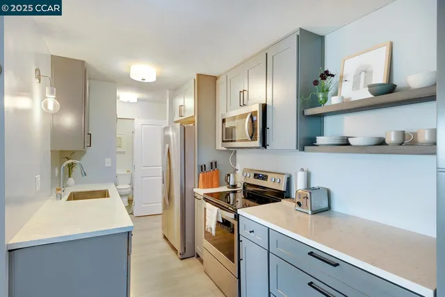 $299,000 | 567 Oakland Avenue, Unit 305, Oakland, CA 94611