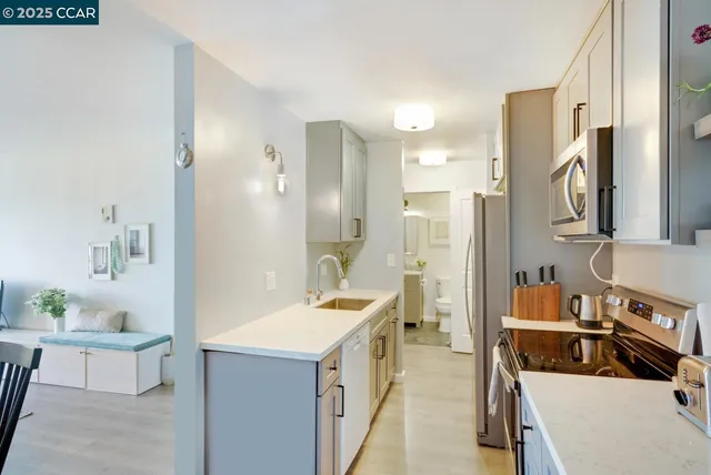 $299,000 | 567 Oakland Avenue, Unit 305, Oakland, CA 94611