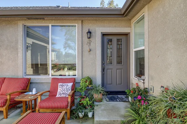 $825,000 | 21089 Falling Leaf Road, Redding, CA 96003