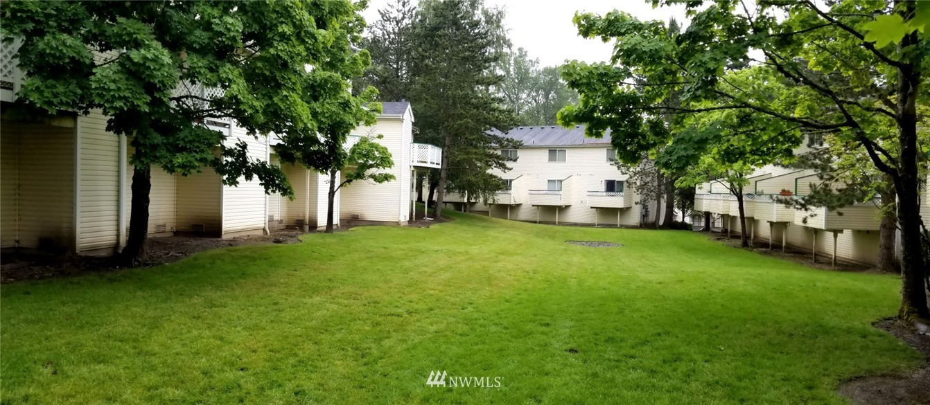 833 Southwest Sunset Boulevard, Unit 3 Renton, WA 98057 - Photo 2 of 11