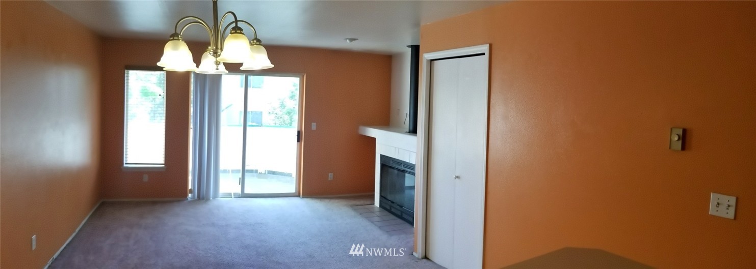 833 Southwest Sunset Boulevard, Unit 3 Renton, WA 98057 - Photo 7 of 11