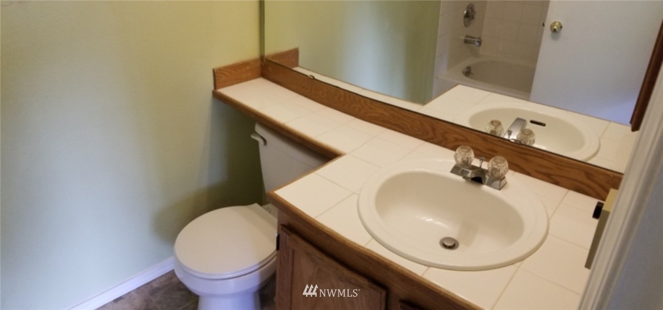 833 Southwest Sunset Boulevard, Unit 3 Renton, WA 98057 - Photo 10 of 11