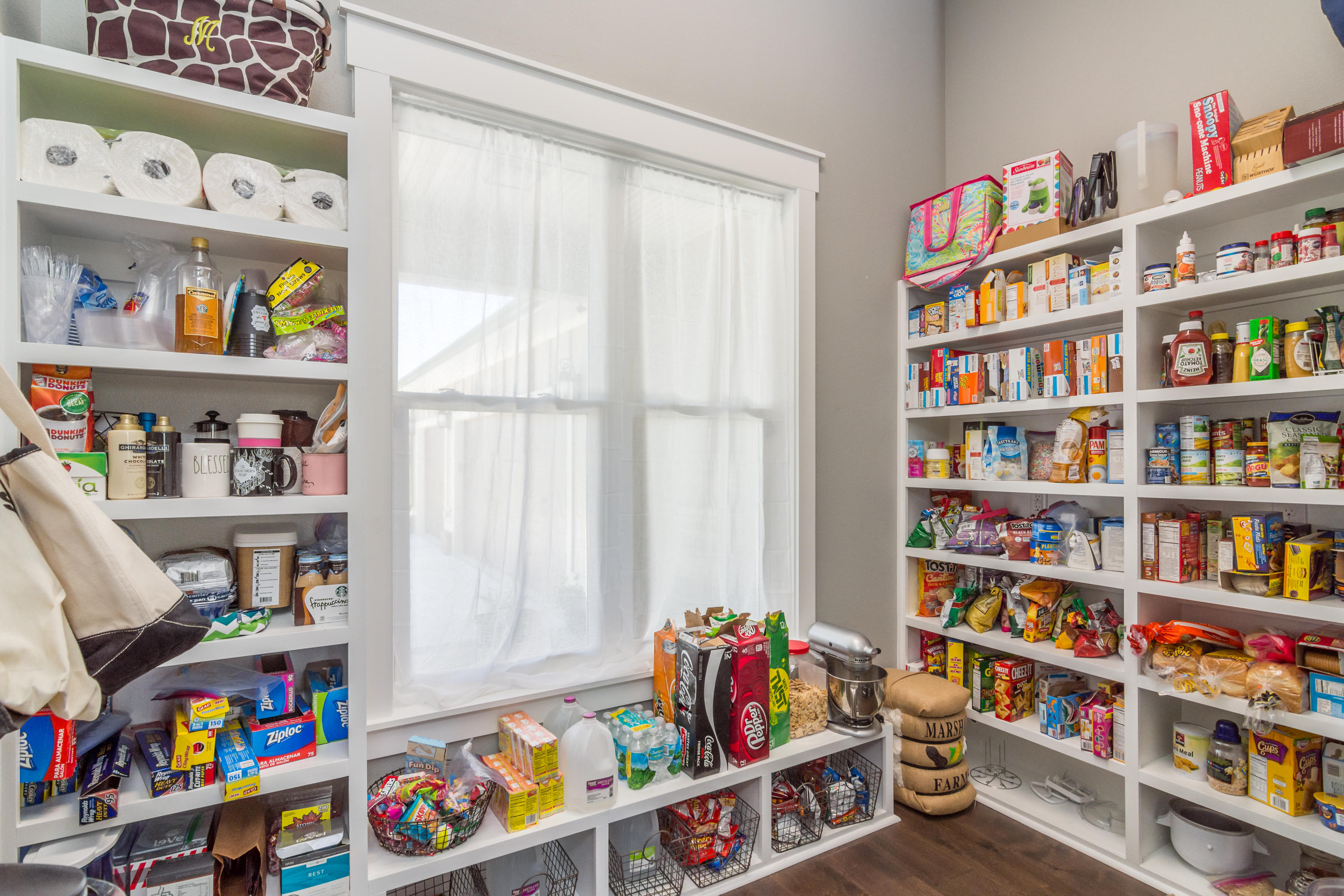1738 Vinson Ray Road Baker, FL 32531 - Photo 18 of 50 a room with toys and book shelf