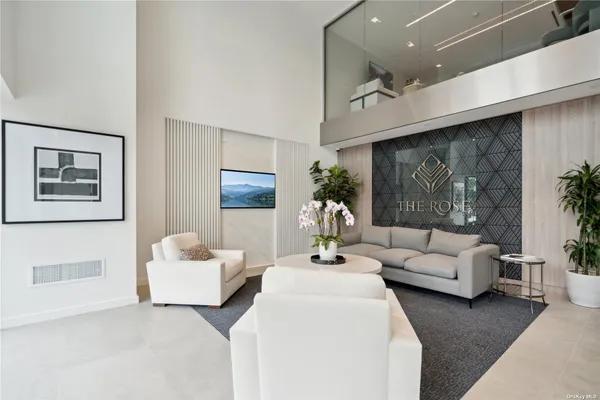 $1,253,000 | 218 Middle Neck Road, Unit 201, Great Neck, NY 11021