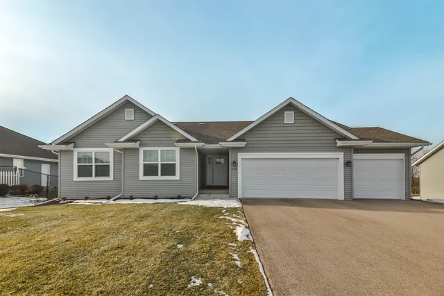 $375,000 | 213 English Oak Lane, Poplar Grove, IL 61065