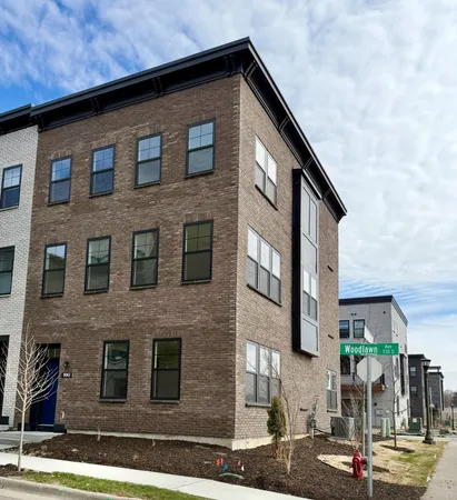 $799,990 | 906 South Woodlawn Avenue, Unit I, St. Paul, MN 55116