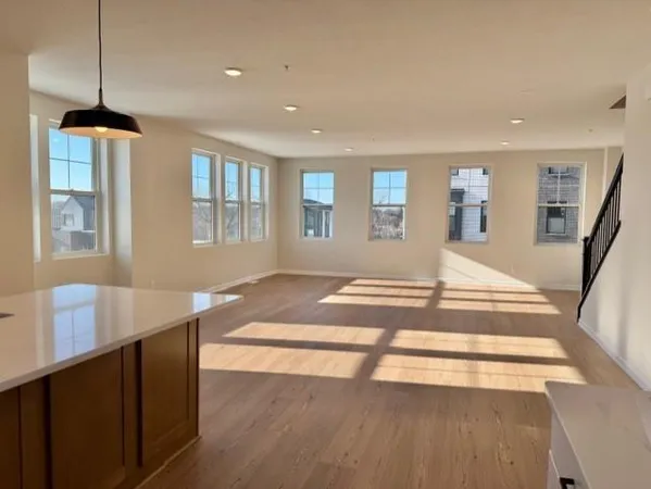 $799,990 | 906 South Woodlawn Avenue, Unit I, St. Paul, MN 55116