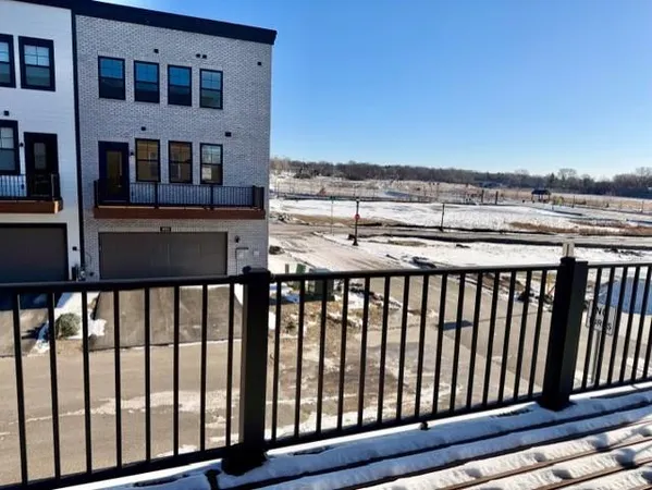 $799,990 | 906 South Woodlawn Avenue, Unit I, St. Paul, MN 55116