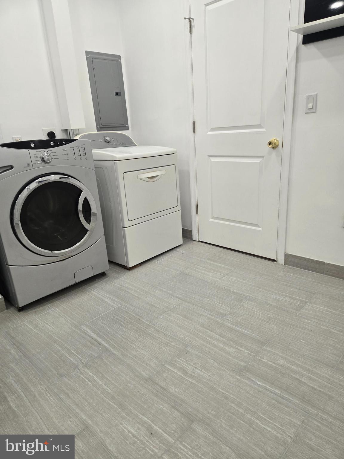 3513 Vista Street Philadelphia, PA 19136 - Photo 9 of 10 a utility room with dryer and washer