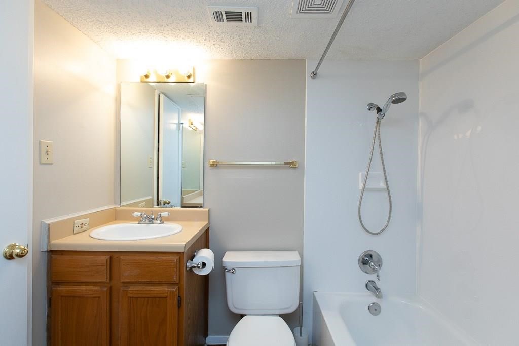 3115 Helms Street, Unit 201 Austin, TX 78705 - Photo 11 of 19