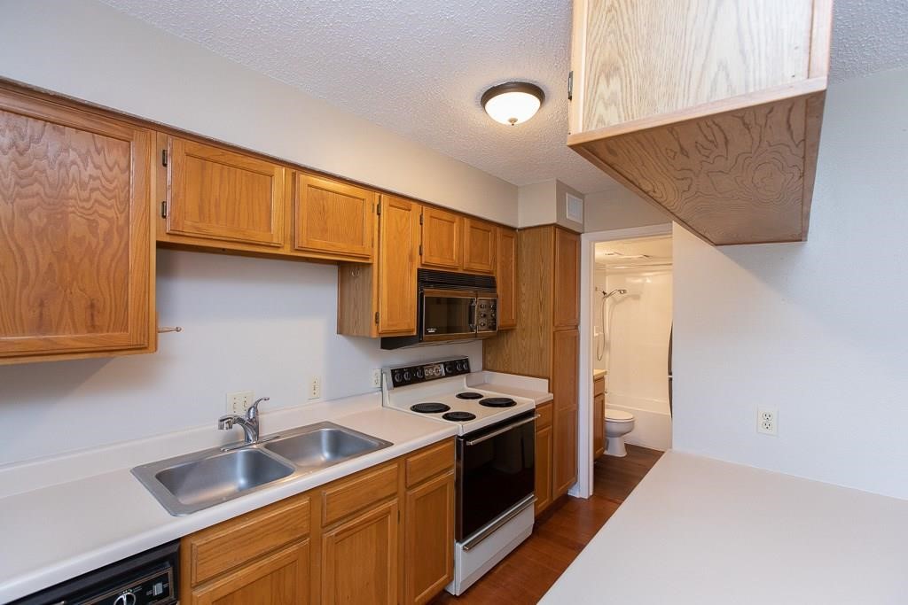 3115 Helms Street, Unit 201 Austin, TX 78705 - Photo 8 of 19