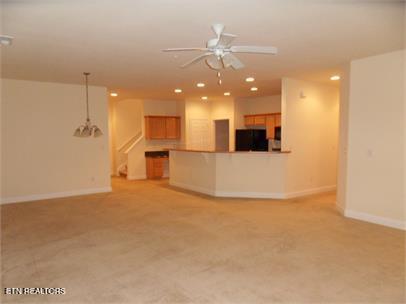 114 Hardinberry Street Oak Ridge, TN 37830 - Photo 2 of 11 Living Area