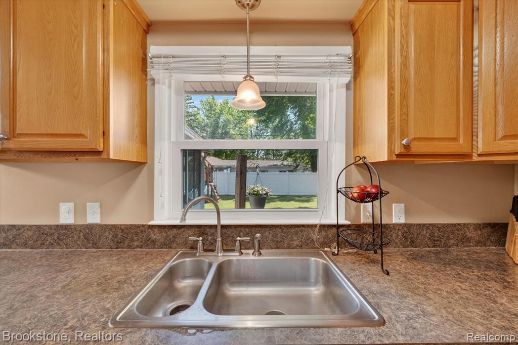23784 Linne Street Clinton Township, MI 48035 - Photo 16 of 45