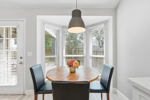 $2,400 | 179 North Dreamweaver Circle, The Woodlands, TX 77380