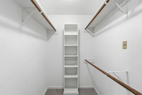 $2,400 | 179 North Dreamweaver Circle, The Woodlands, TX 77380