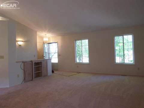 5064 Elms Road Flushing, MI 48433 - Photo 4 of 28 20441971-3.JPG