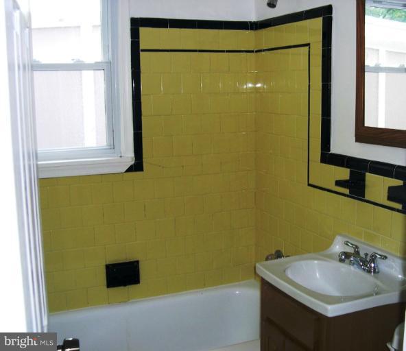 3308 Camden Street Silver Spring, MD 20902 - Photo 12 of 21 Bath