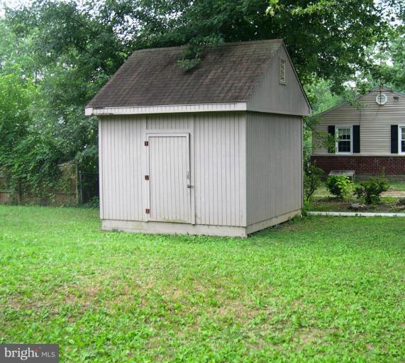 Exterior (Rear)
