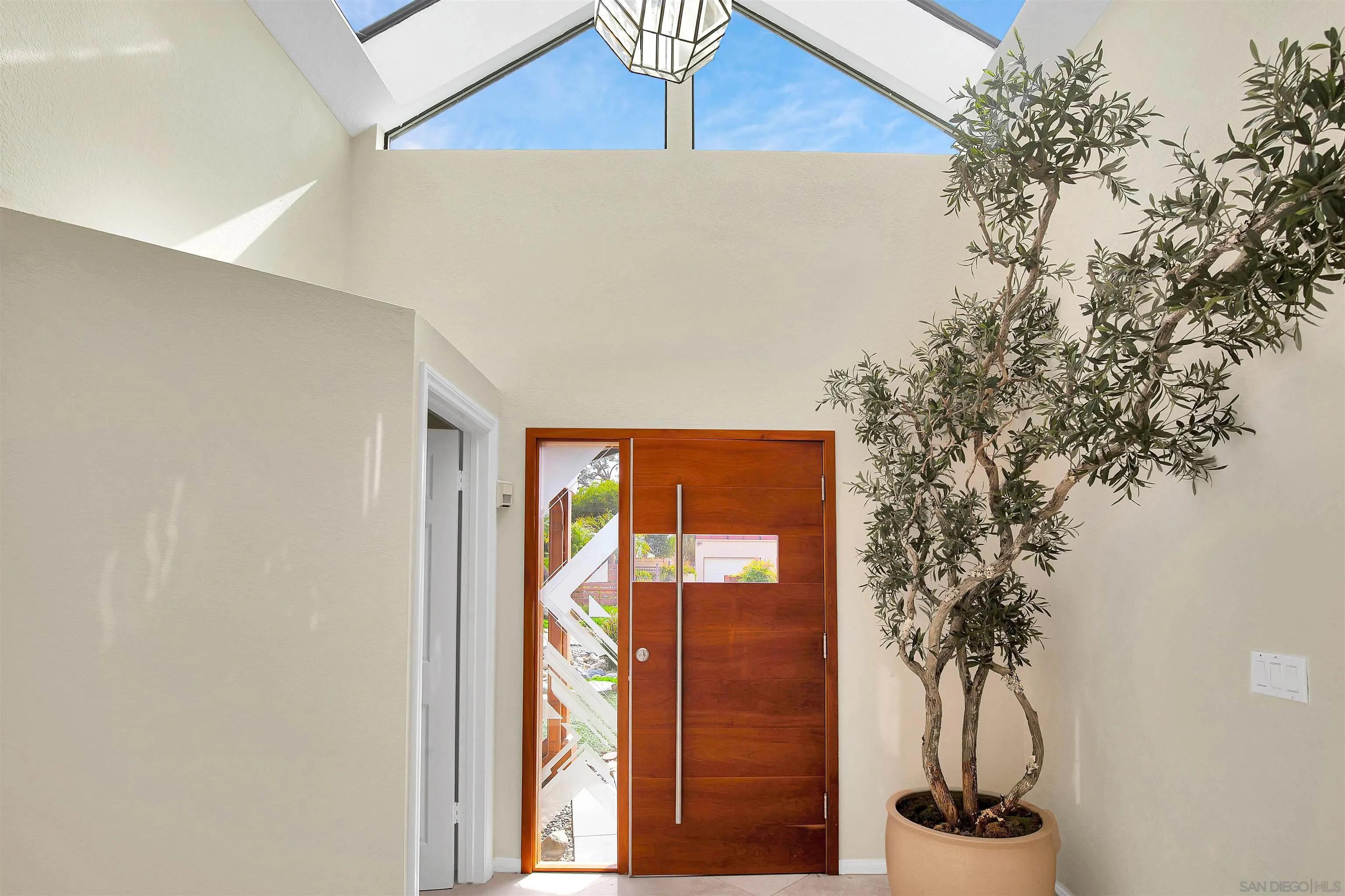 415 Marview Drive Solana Beach, CA 92075 - Photo 11 of 53