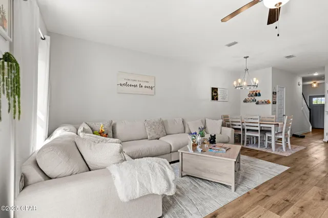 $2,300 | 326 Raven Lane, Panama City, FL 32404