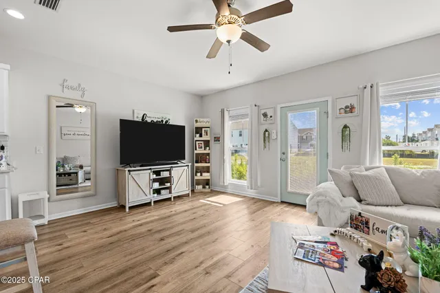 $2,300 | 326 Raven Lane, Panama City, FL 32404