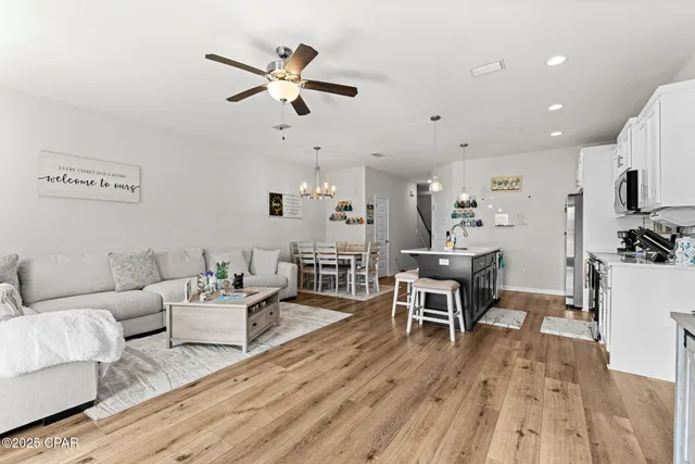 $2,300 | 326 Raven Lane, Panama City, FL 32404