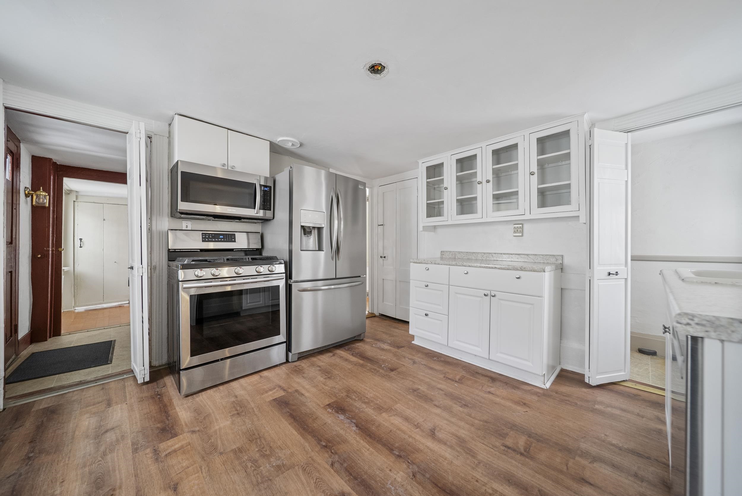 10 Maple Street Exeter, NH 03833 - Photo 6 of 47