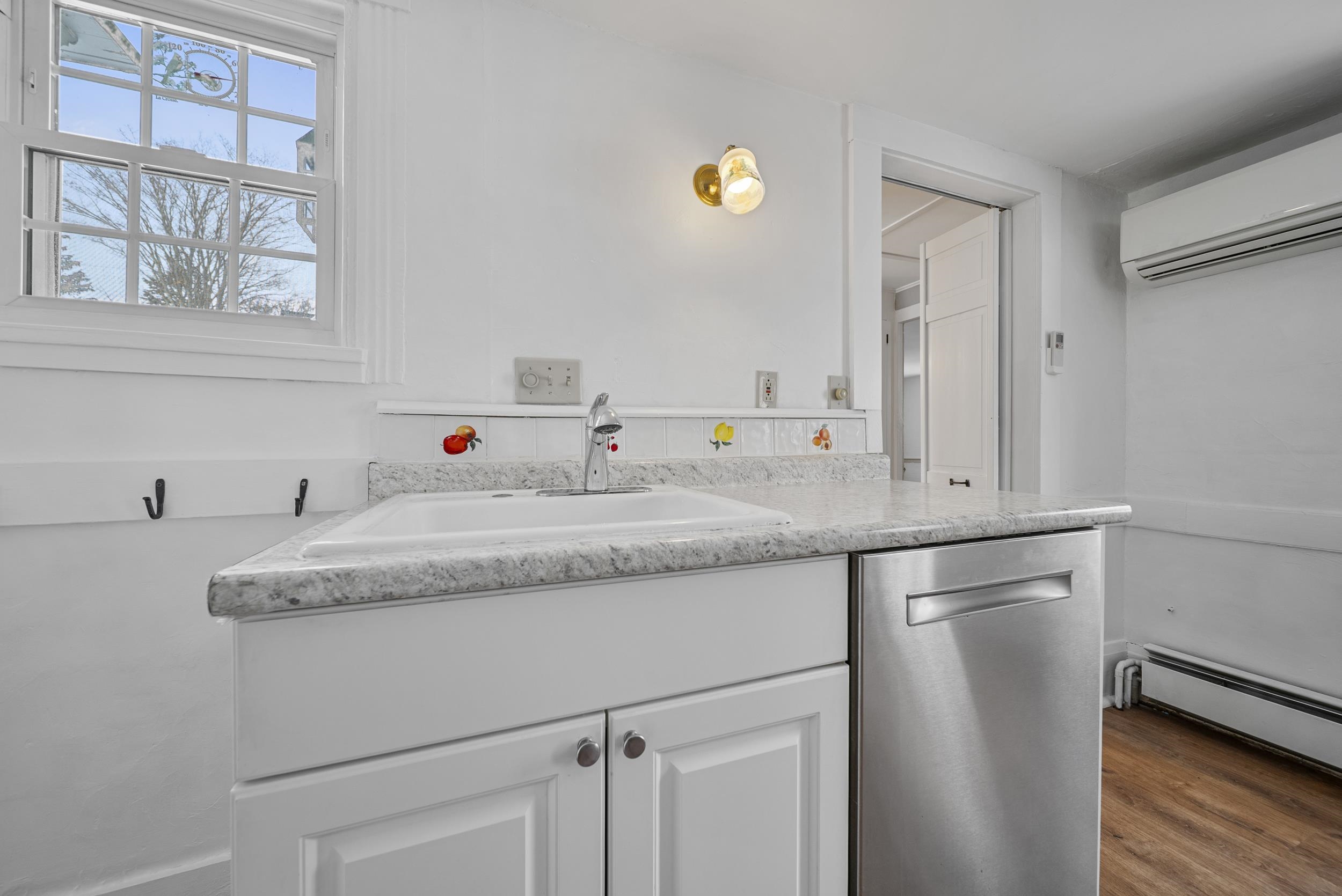 10 Maple Street Exeter, NH 03833 - Photo 9 of 47