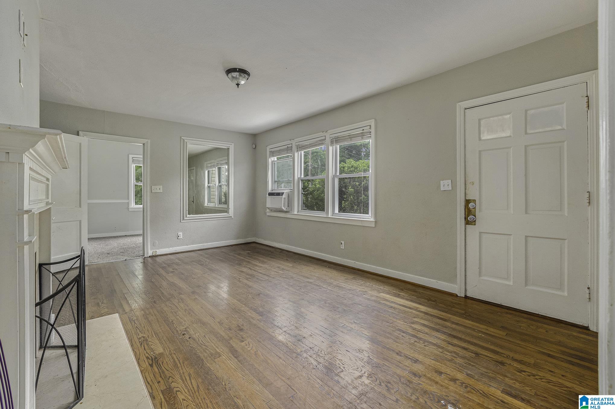 118 Woodward Road Birmingham, AL 35228 - Photo 2 of 16
