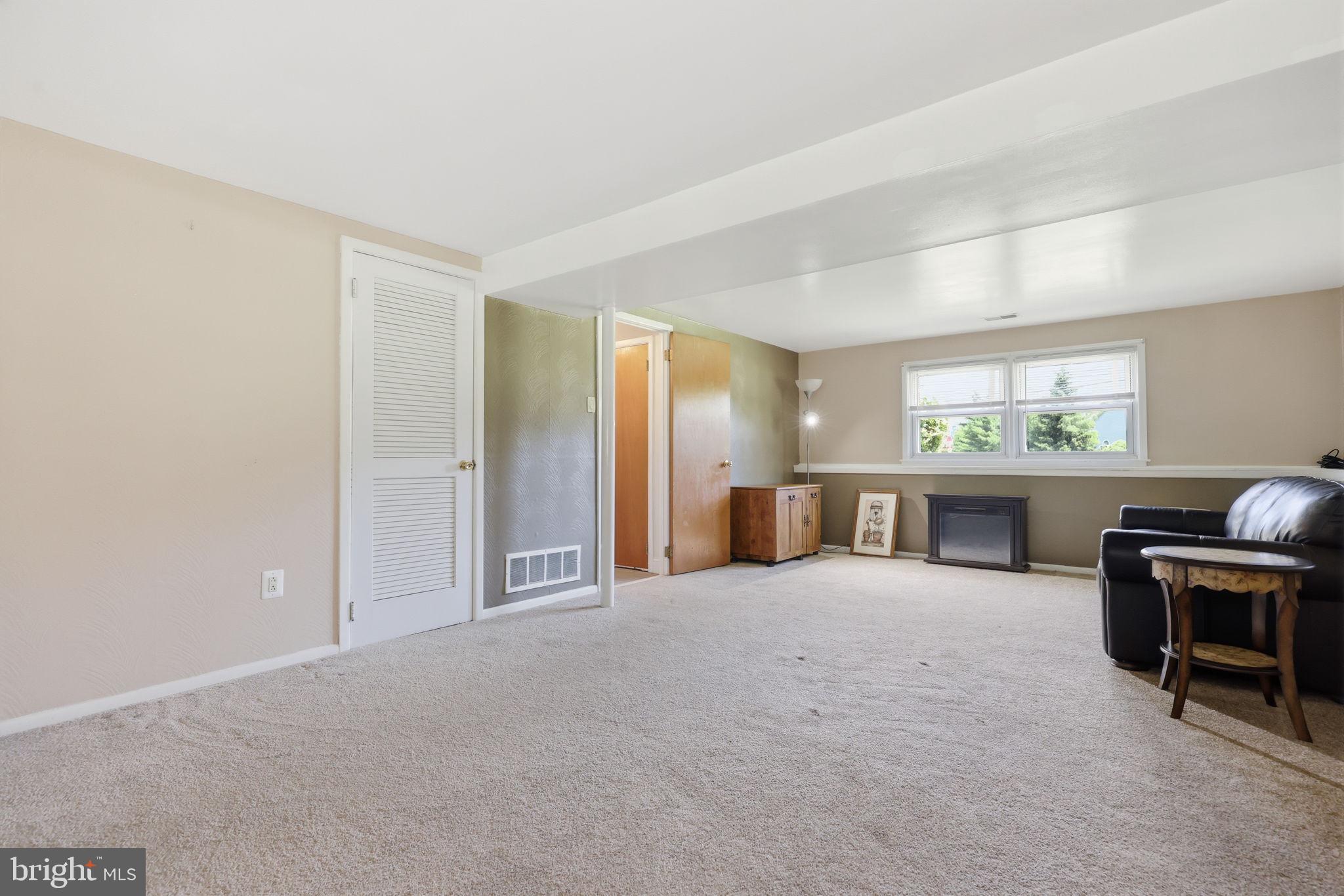 1320 Nevarc Road Warminster, PA 18974 - Photo 23 of 34