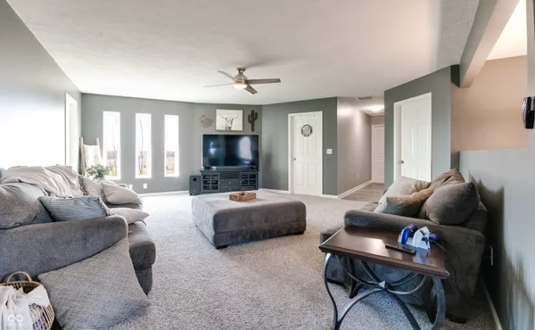 $565,000 | 8526 Sandrea Lane, Ladoga, IN 47954
