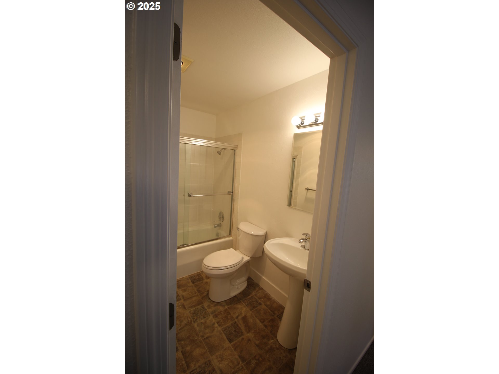 32245 Southwest Estates Post Road Wilsonville, OR 97070 - Photo 7 of 12 Gallery Image 7