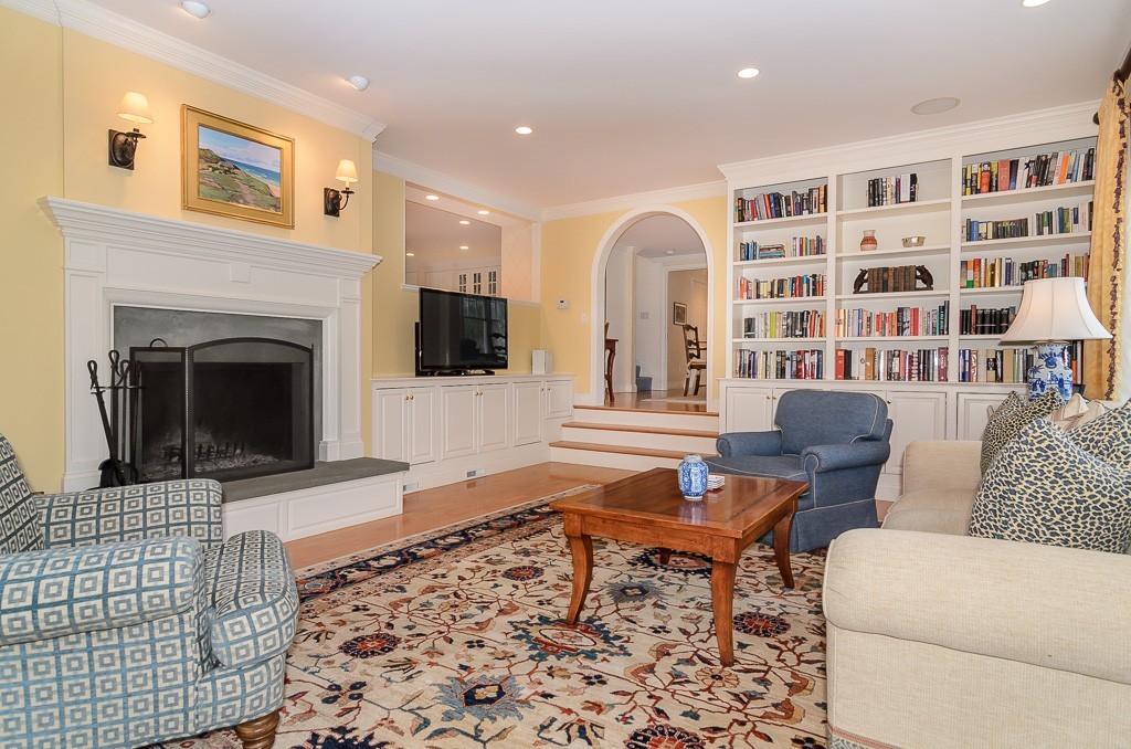 65 Greylock Road Wellesley, MA 02481 - Photo 12 of 28