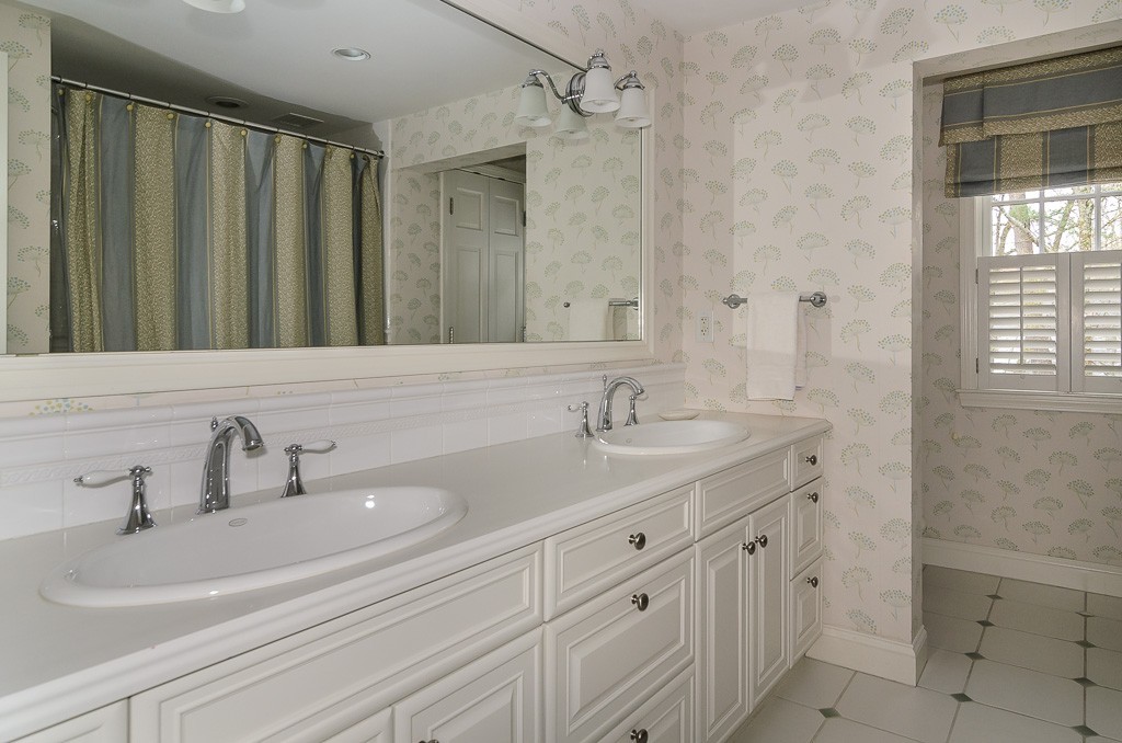 65 Greylock Road Wellesley, MA 02481 - Photo 20 of 28