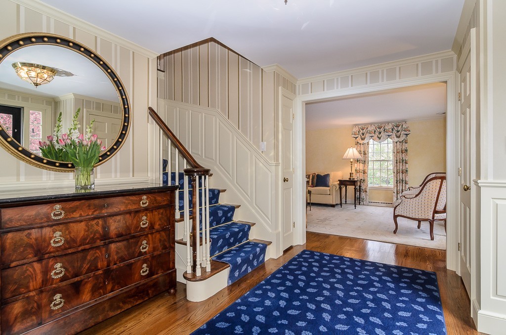 65 Greylock Road Wellesley, MA 02481 - Photo 2 of 28