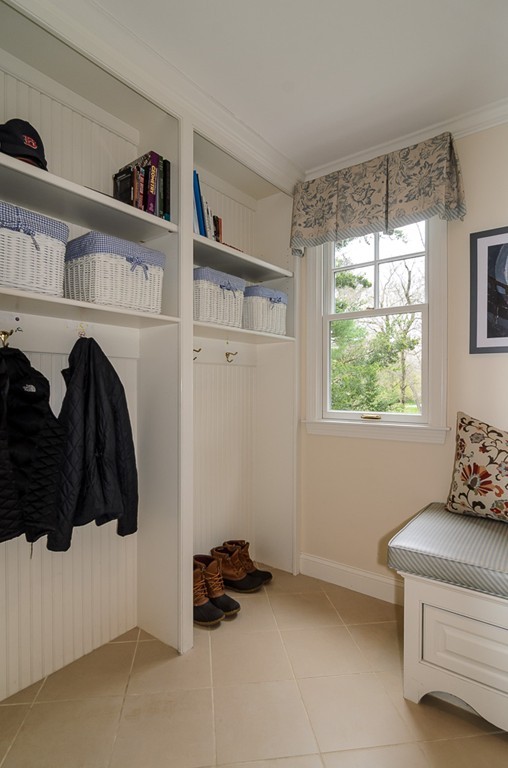 65 Greylock Road Wellesley, MA 02481 - Photo 6 of 28