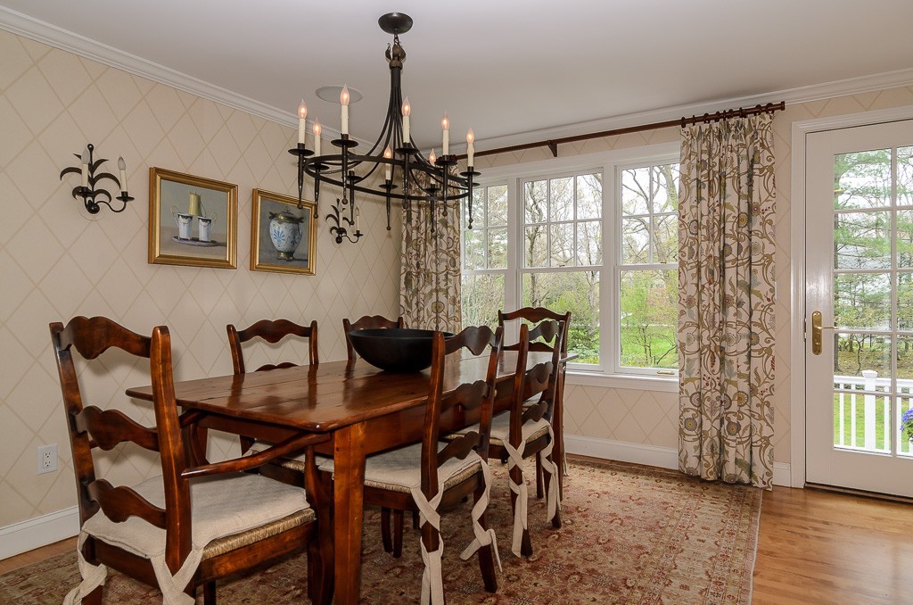 65 Greylock Road Wellesley, MA 02481 - Photo 7 of 28