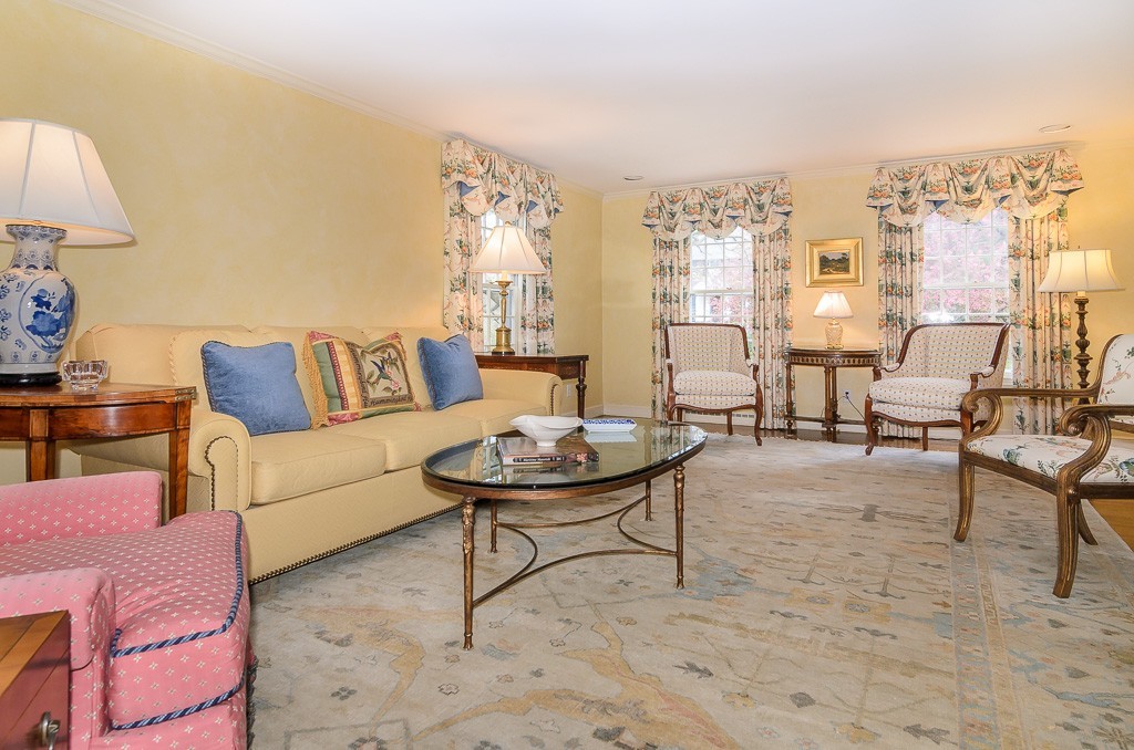 65 Greylock Road Wellesley, MA 02481 - Photo 10 of 28