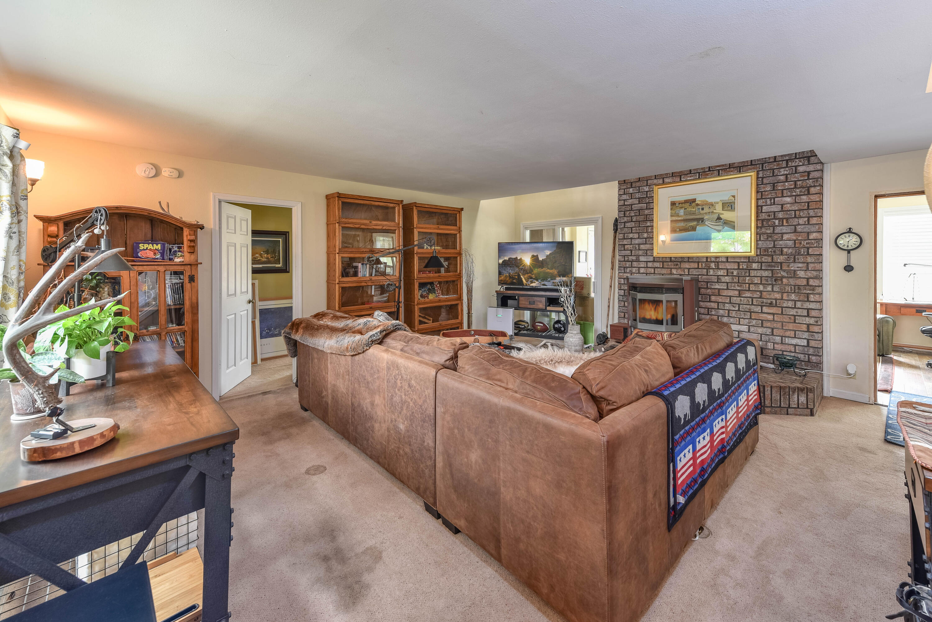 21698 Rickard Road Bend, OR 97702 - Photo 16 of 51 Living room with pellet stove