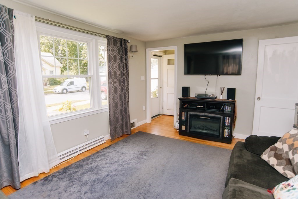 17 Chilson Street Springfield, MA 01118 - Photo 13 of 35