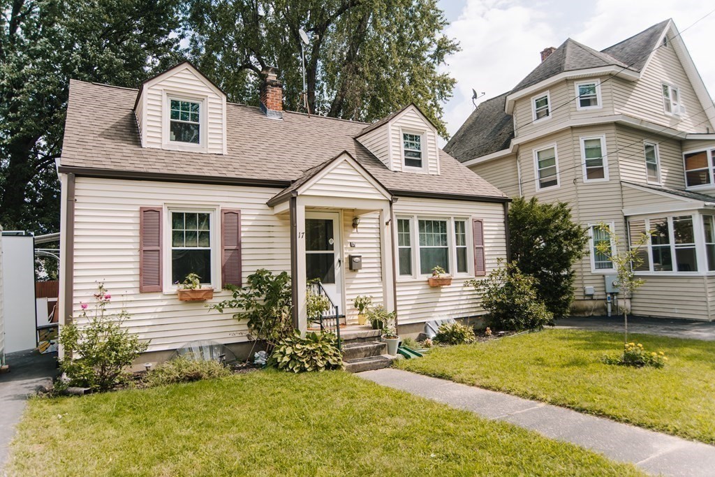 17 Chilson Street Springfield, MA 01118 - Photo 4 of 35
